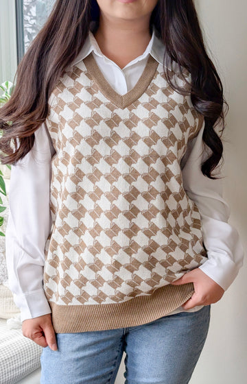 Bookish Houndstooth Knit Sweater Vest [Brown]