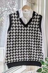 Bookish Houndstooth Knit Sweater Vest [Black]